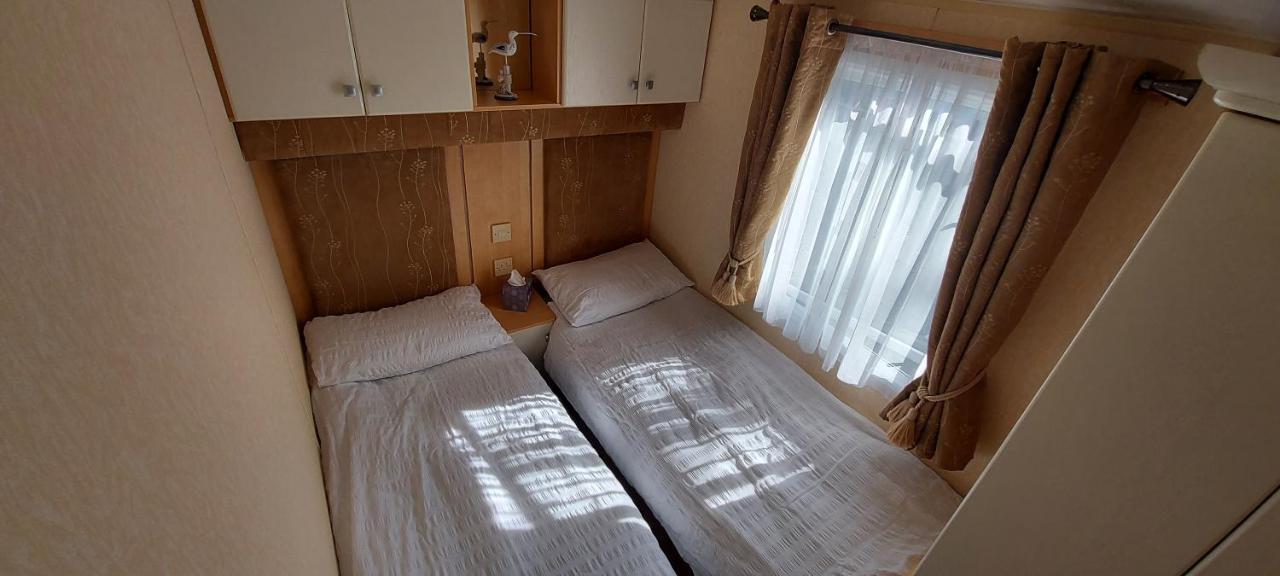A Fashionable Caravan In A Peaceful Seaside Town Sandown Exterior foto