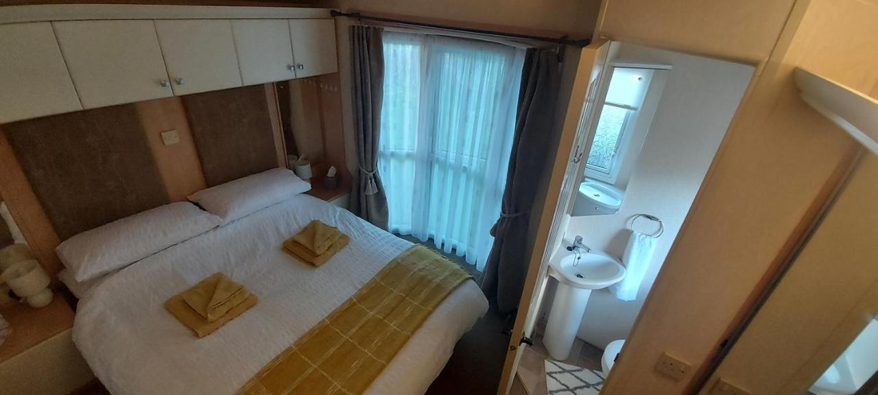 A Fashionable Caravan In A Peaceful Seaside Town Sandown Exterior foto